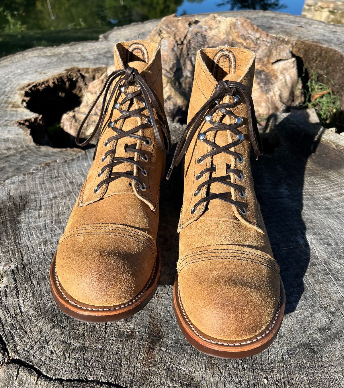 Photo by KCKELLY on October 2, 2024 of the Red Wing Iron Ranger in S.B. Foot Hawthorne Muleskinner.
