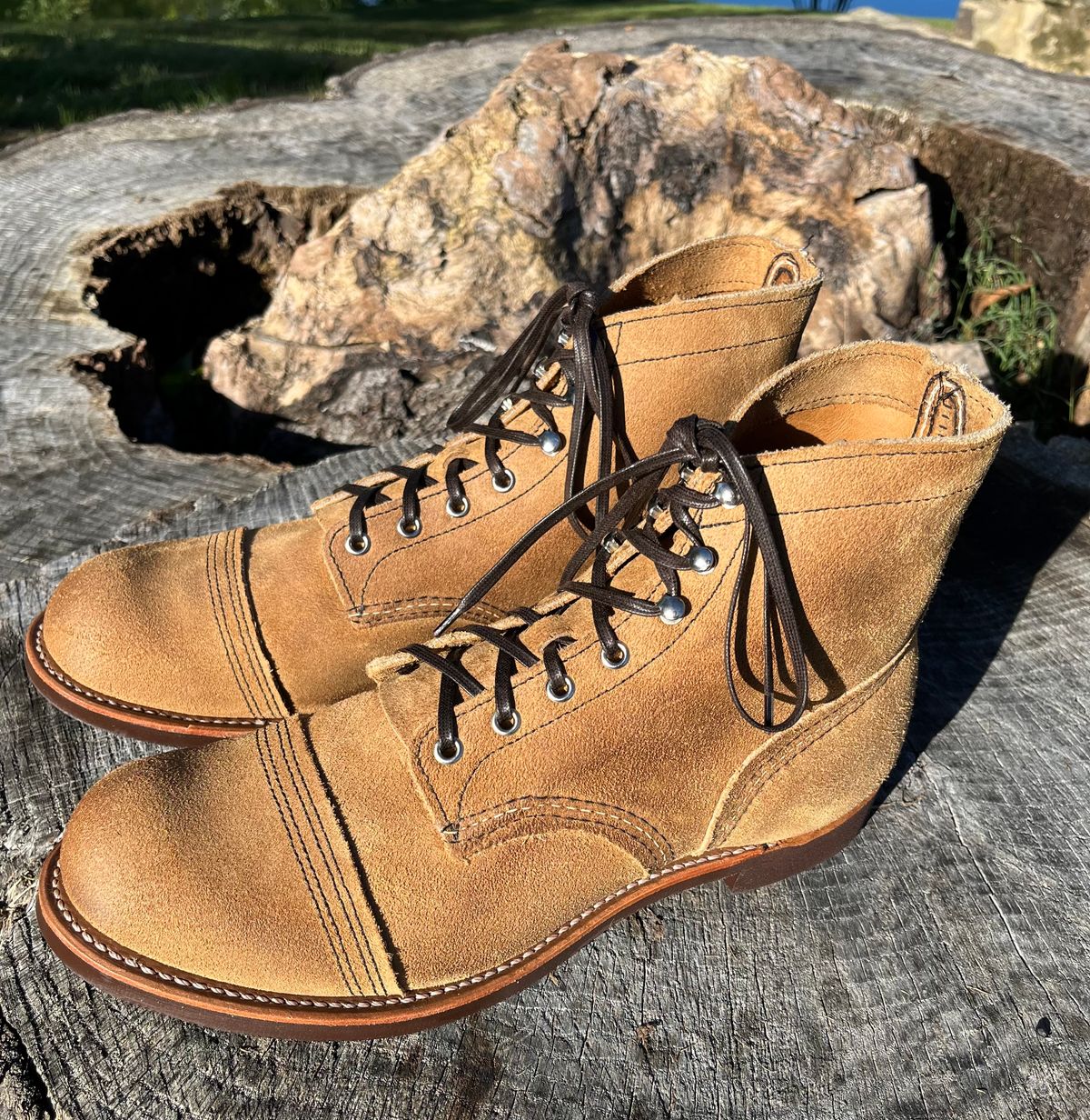 Photo by KCKELLY on October 2, 2024 of the Red Wing Iron Ranger in S.B. Foot Hawthorne Muleskinner.