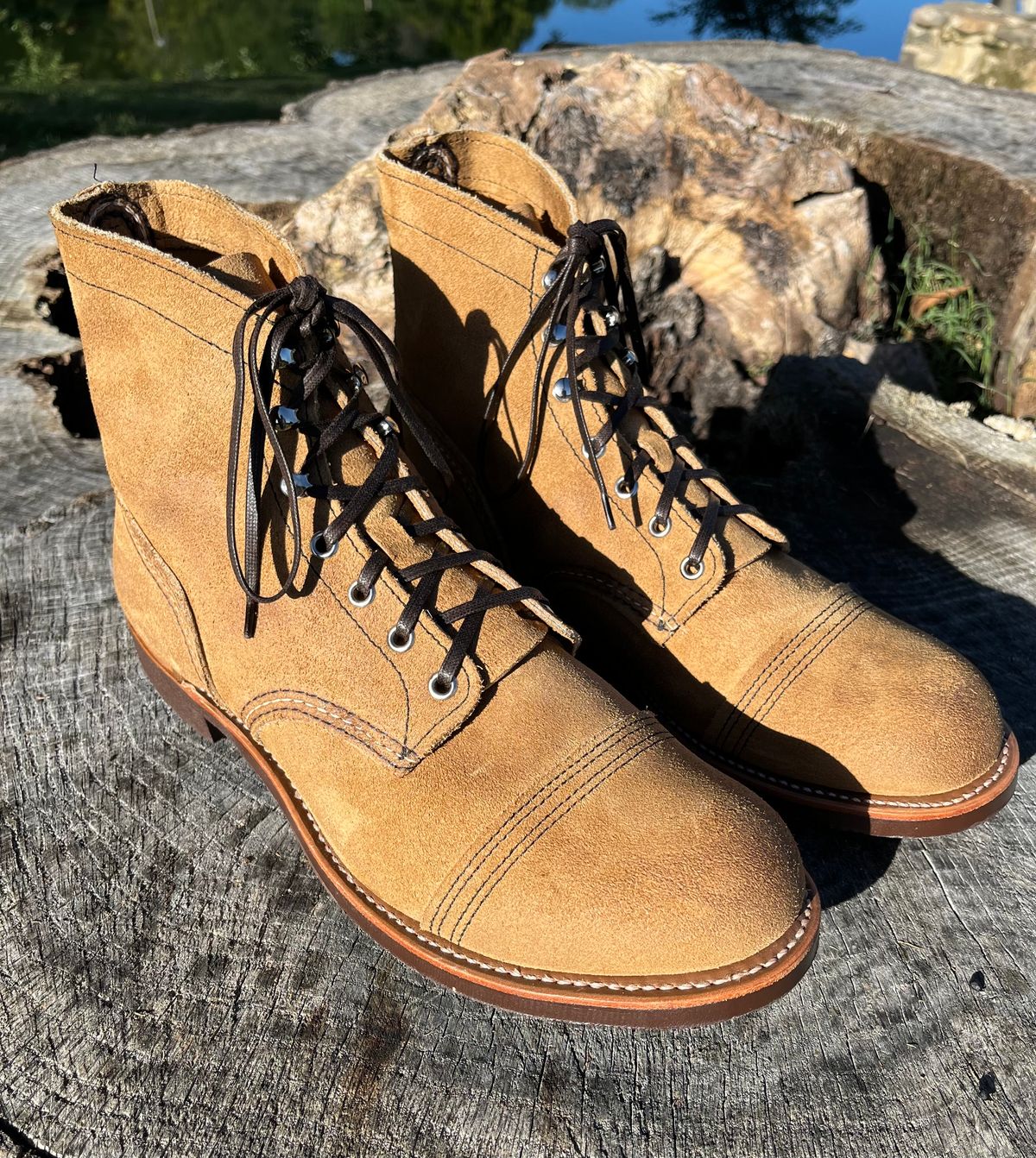 Photo by KCKELLY on October 2, 2024 of the Red Wing Iron Ranger in S.B. Foot Hawthorne Muleskinner.