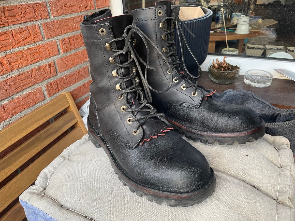 Photo by sbjweyk on October 26, 2025 of the Jim Green Rugged African Trooper in Houston Black.