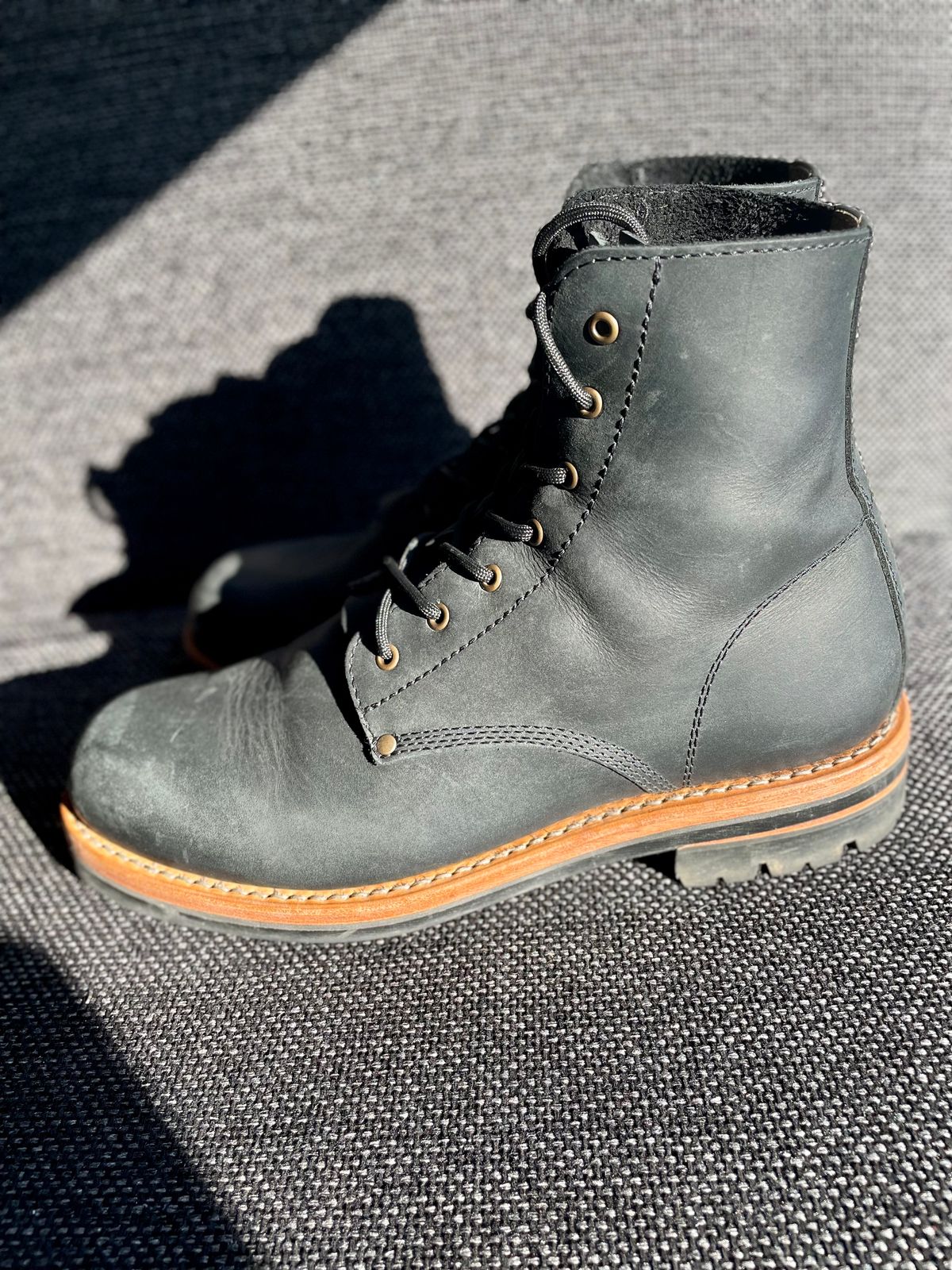 Photo by sbjweyk on November 3, 2024 of the Urban Shepherd Scout Charcoal in Waxed Portugese Calfskin.