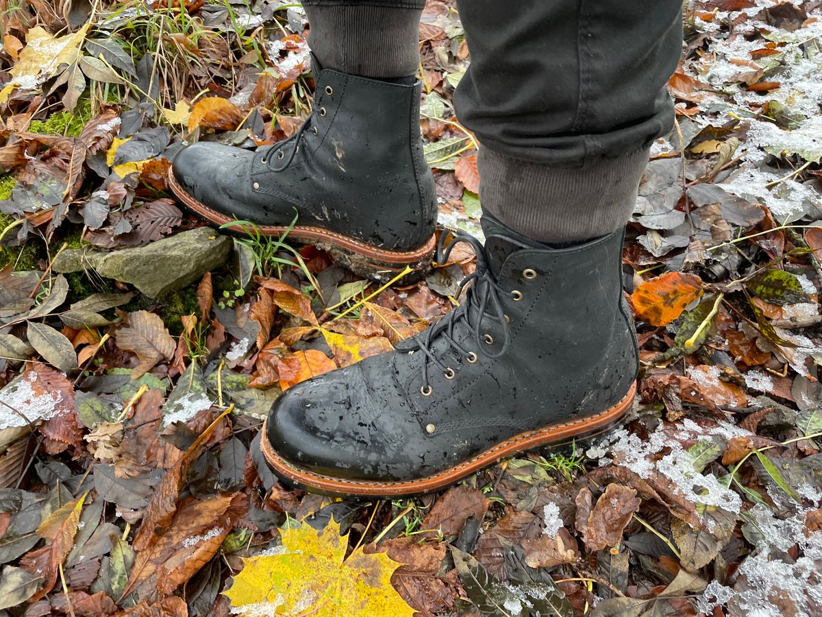 Photo by sbjweyk on November 21, 2024 of the Urban Shepherd Scout Charcoal in Waxed Portugese Calfskin.