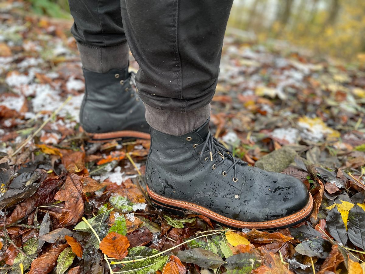 Photo by sbjweyk on December 1, 2024 of the Urban Shepherd Scout Charcoal in Waxed Portugese Calfskin.