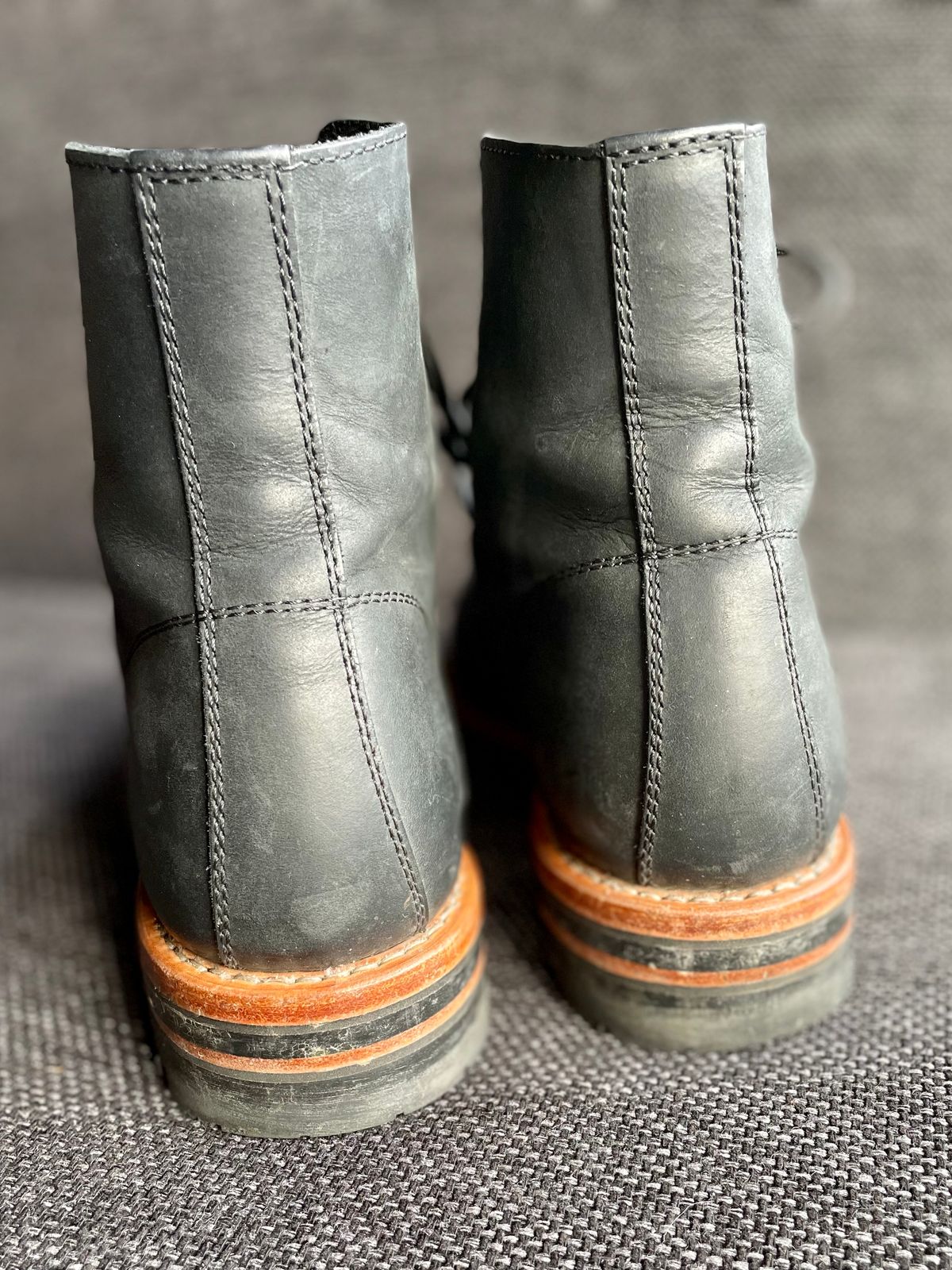 Photo by sbjweyk on January 2, 2025 of the Urban Shepherd Scout Charcoal in Waxed Portugese Calfskin.