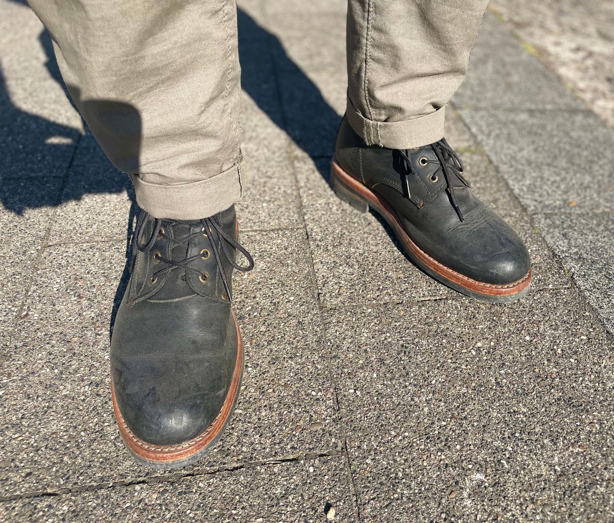 Photo by sbjweyk on June 29, 2025 of the Urban Shepherd Scout Charcoal in Waxed Portugese Calfskin.