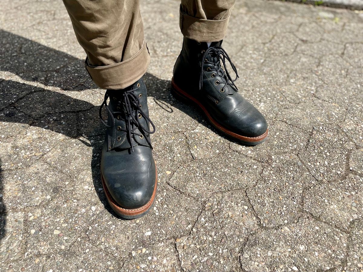 Photo by sbjweyk on July 15, 2025 of the Urban Shepherd Scout Charcoal in Waxed Portugese Calfskin.