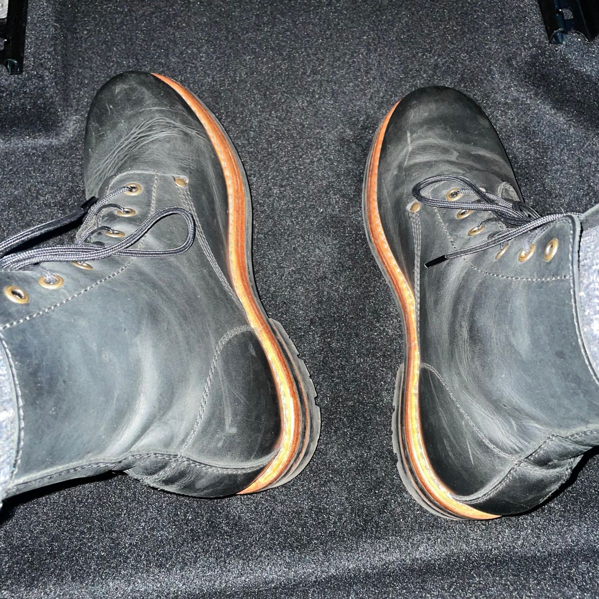 Photo by sbjweyk on September 27, 2025 of the Urban Shepherd Scout Charcoal in Waxed Portugese Calfskin.