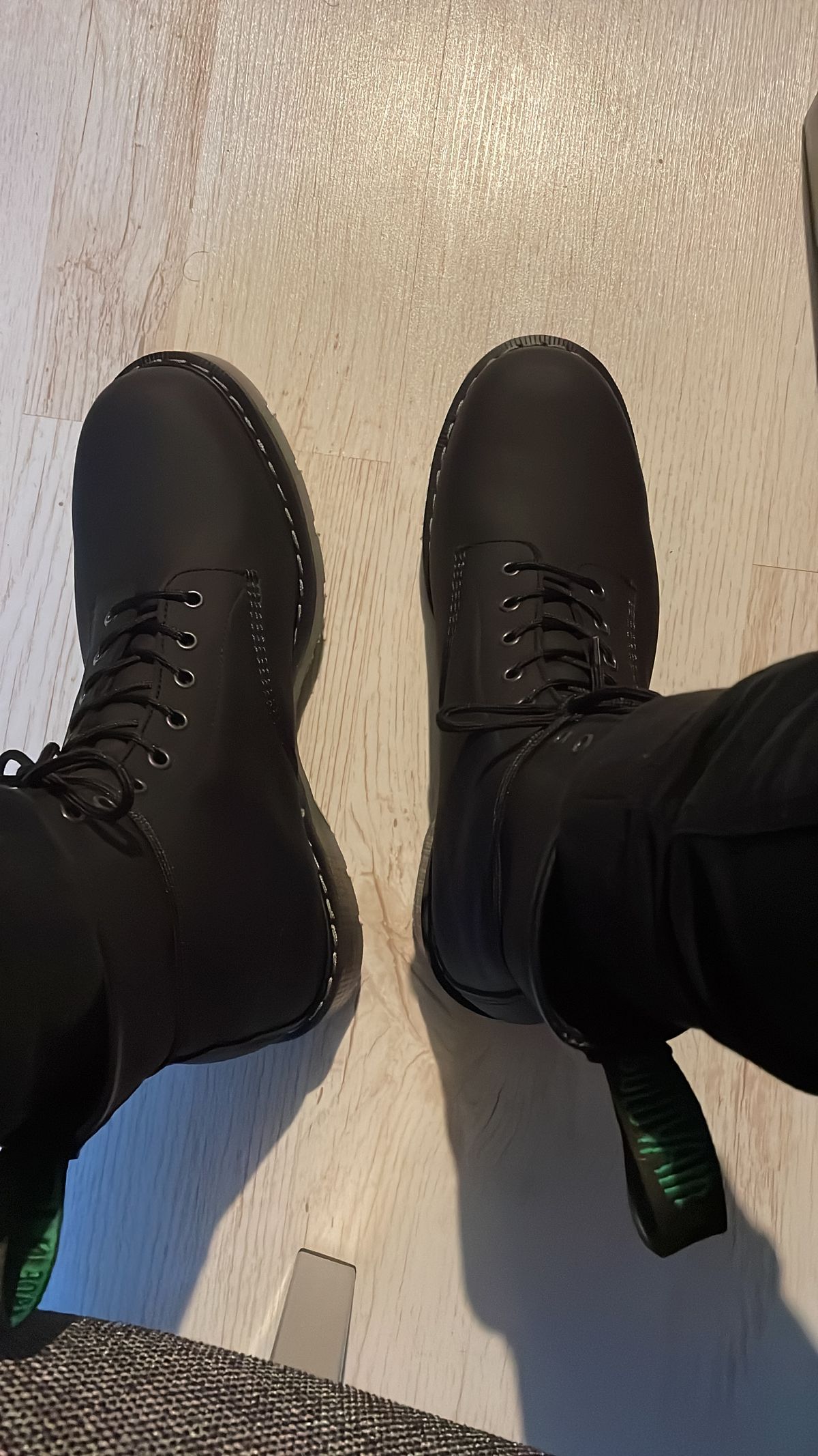 Photo by sbjweyk on January 27, 2022 of the Solovair 8 Eye Derby Boot in Black Greasy.