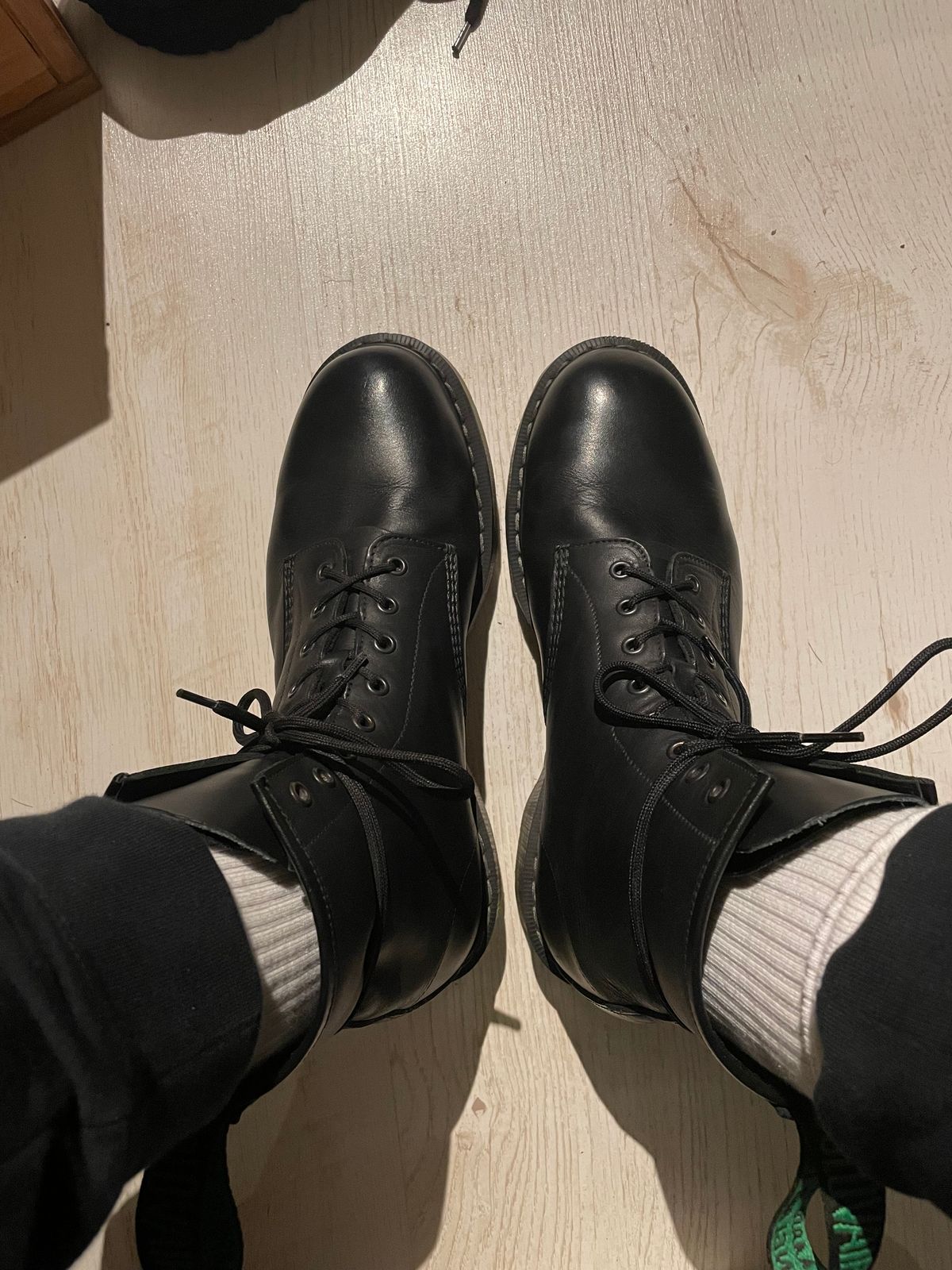 Photo by sbjweyk on March 11, 2024 of the Solovair 8 Eye Derby Boot in Black Greasy.