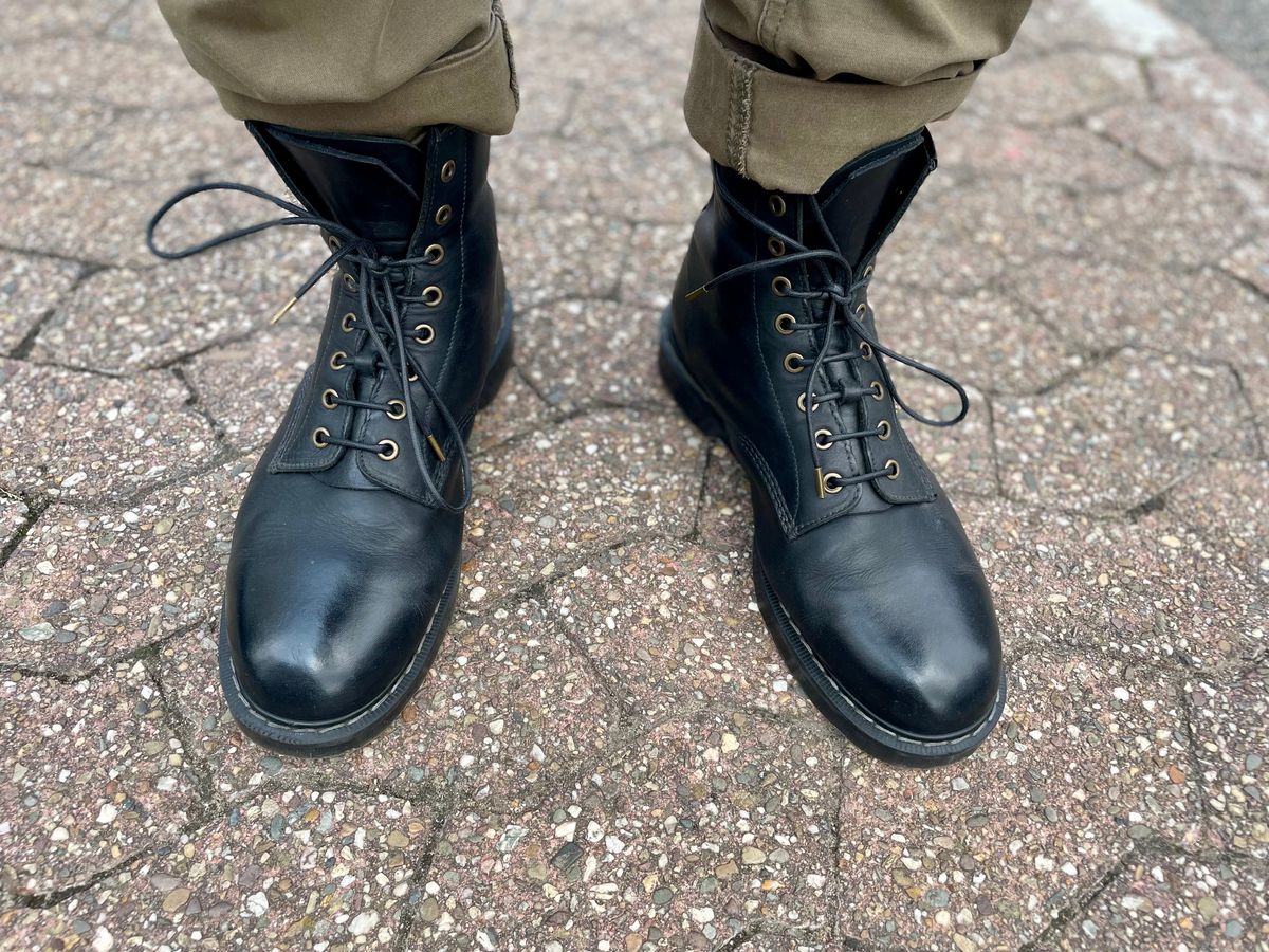 Photo by sbjweyk on August 5, 2025 of the Solovair 8 Eye Derby Boot in Black Greasy.