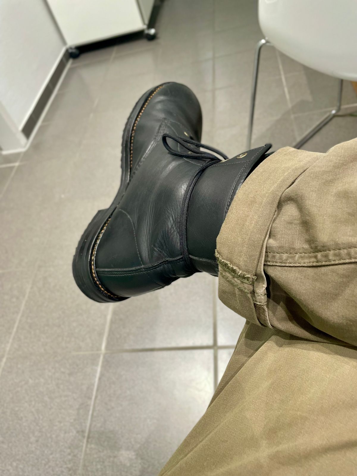 Photo by sbjweyk on December 2, 2025 of the Solovair 8 Eye Derby Boot in Black Greasy.