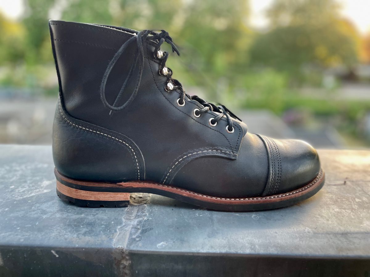 Photo by sbjweyk on May 14, 2025 of the Red Wing Iron Ranger in S.B. Foot Black Harness.