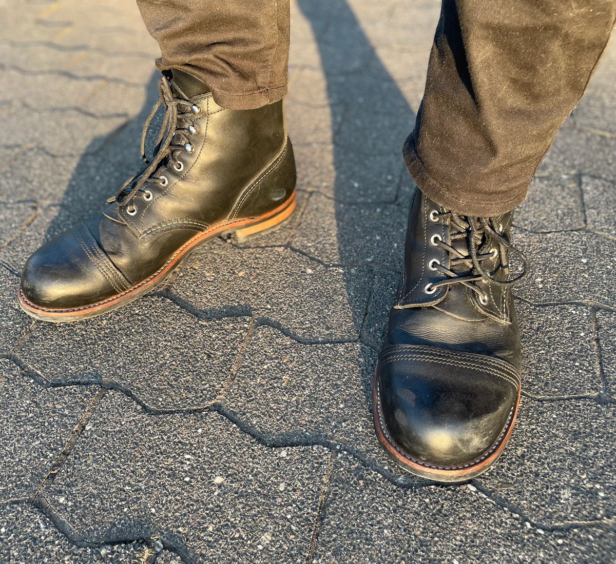 Photo by sbjweyk on May 19, 2025 of the Red Wing Iron Ranger in S.B. Foot Black Harness.