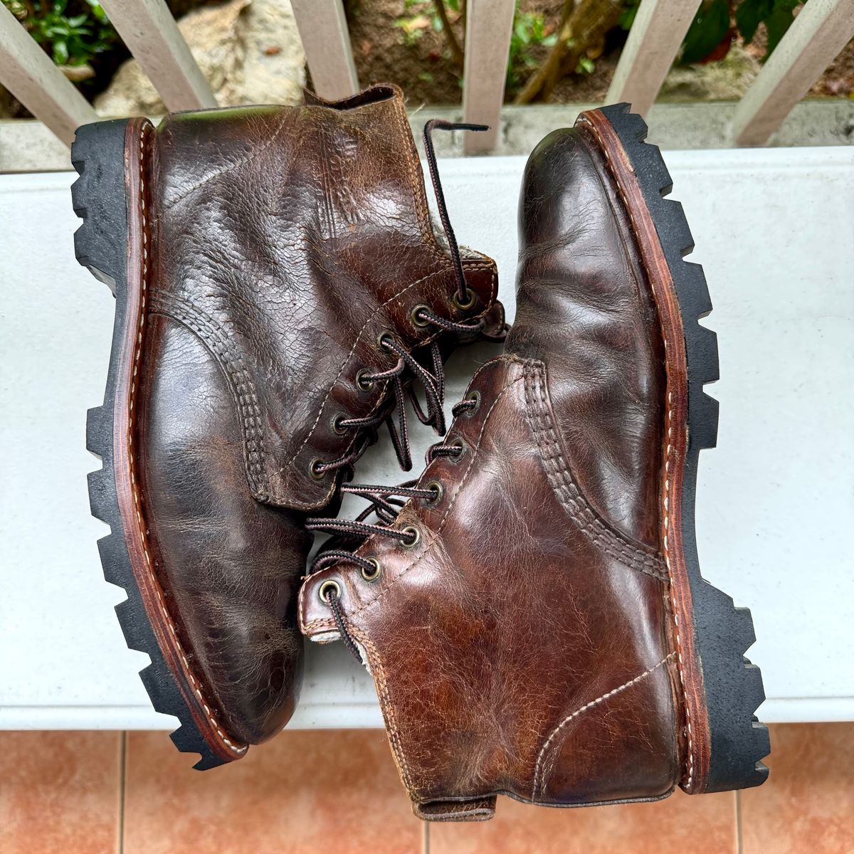 Photo by stinkypatina on August 22, 2025 of the Dr. Martens 939 Ben in Dark Brown Crazy Horse.