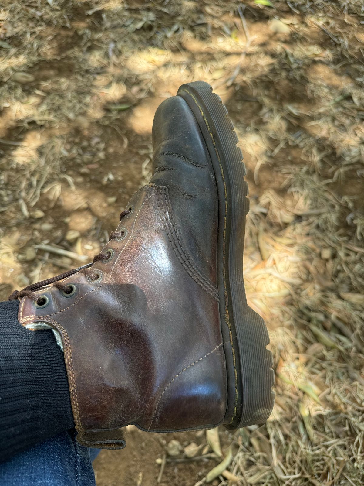 Photo by stinkypatina on March 23, 2024 of the Dr. Martens 939 Ben in Dark Brown Crazy Horse.