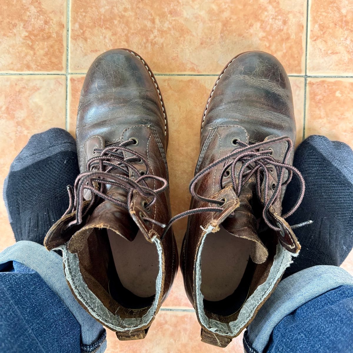 Photo by stinkypatina on August 22, 2025 of the Dr. Martens 939 Ben in Dark Brown Crazy Horse.