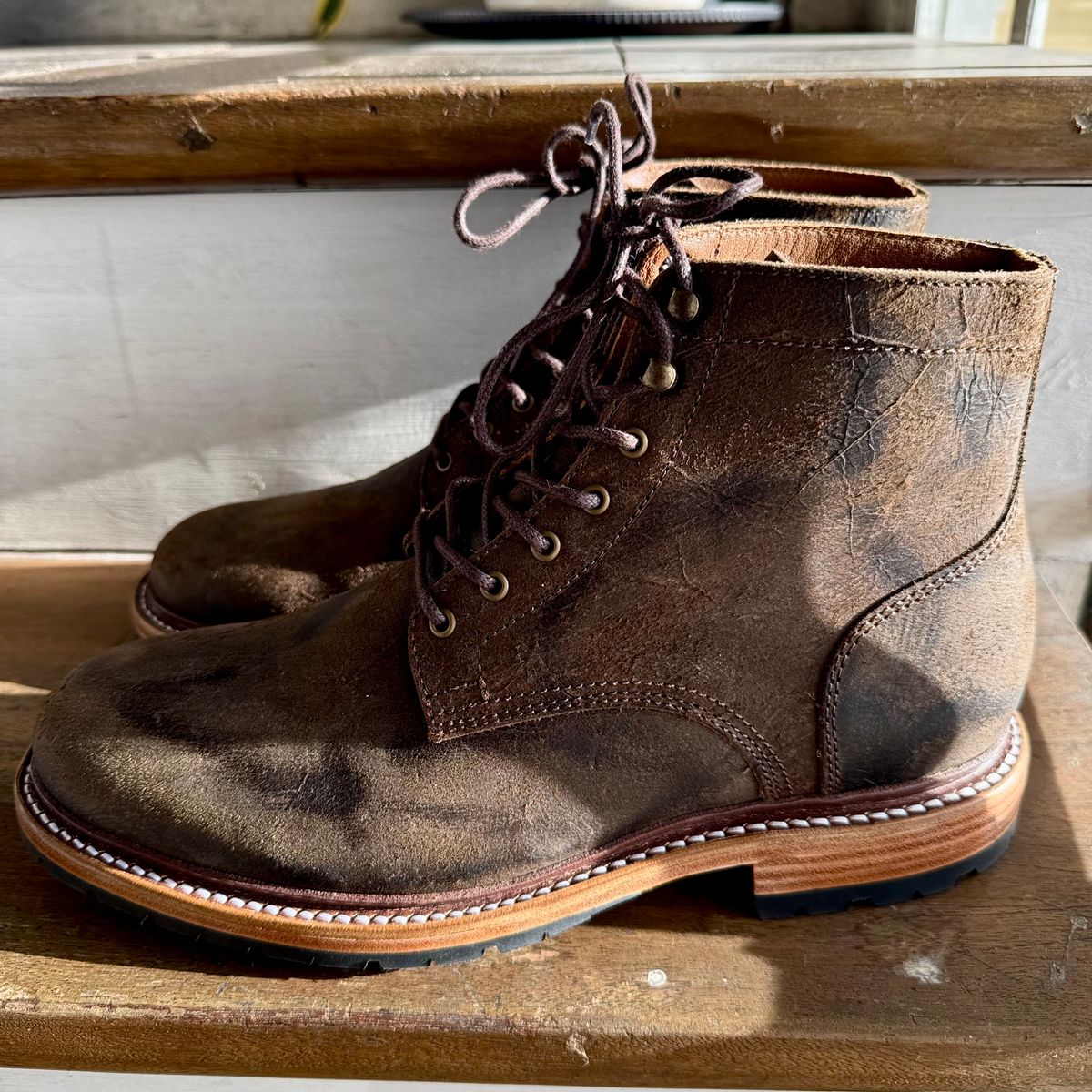 Photo by stinkypatina on May 4, 2026 of the Caswell Boot Company Lisbon in C.F. Stead Stone Rambler.