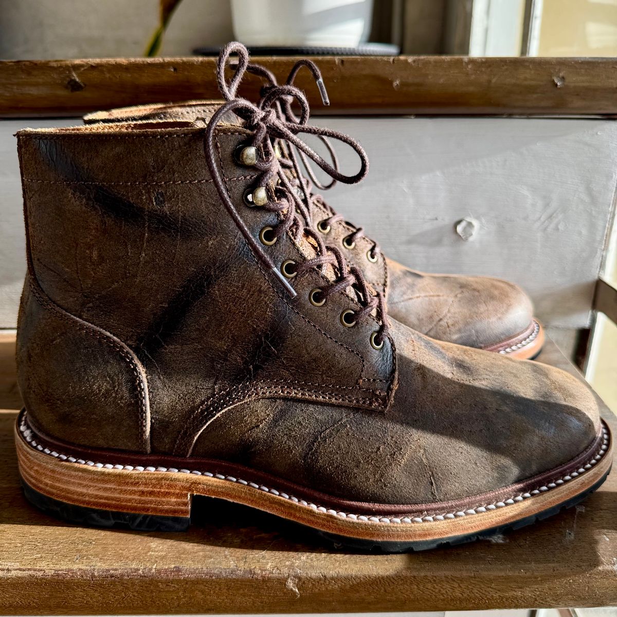 Photo by stinkypatina on May 4, 2026 of the Caswell Boot Company Lisbon in C.F. Stead Stone Rambler.