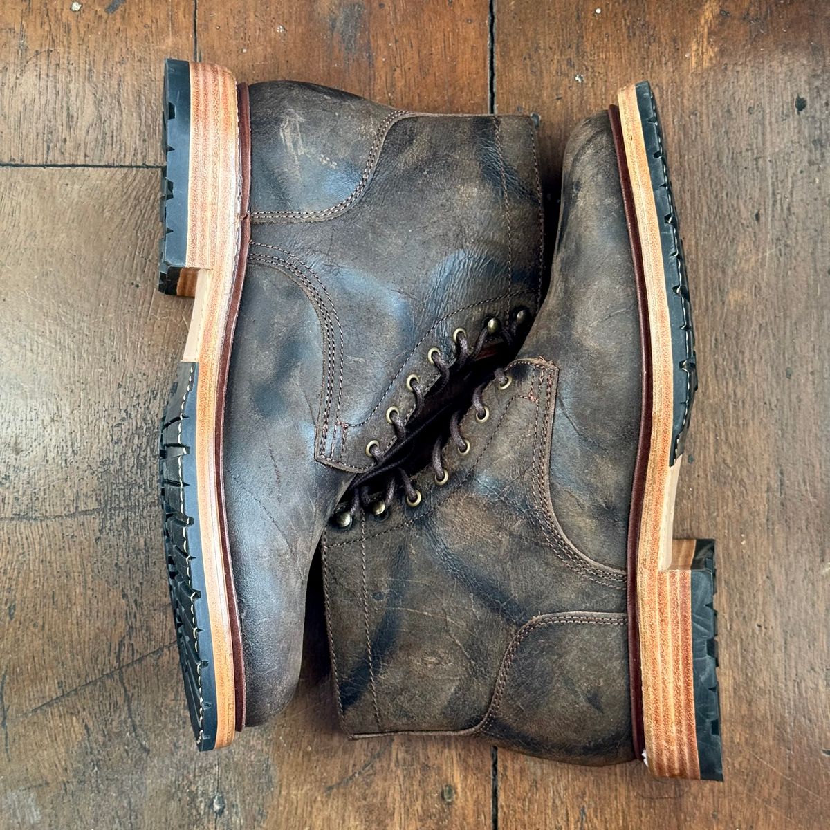 Photo by stinkypatina on May 4, 2026 of the Caswell Boot Company Lisbon in C.F. Stead Stone Rambler.