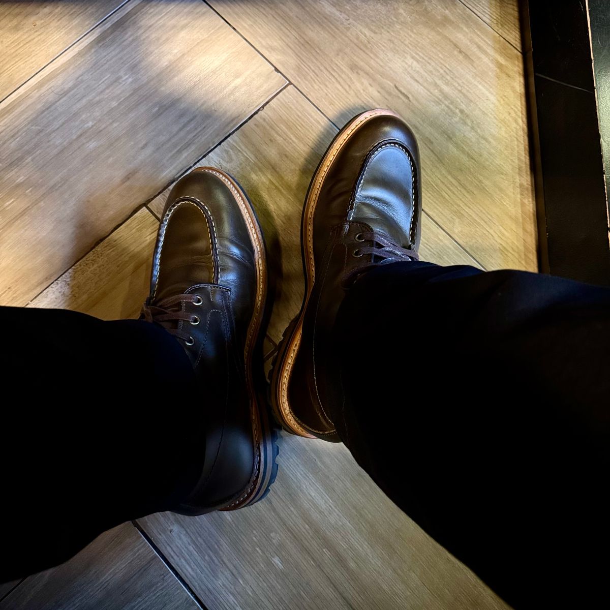Photo by stinkypatina on August 8, 2025 of the Allen Edmonds Carter in Teak Waterproof.