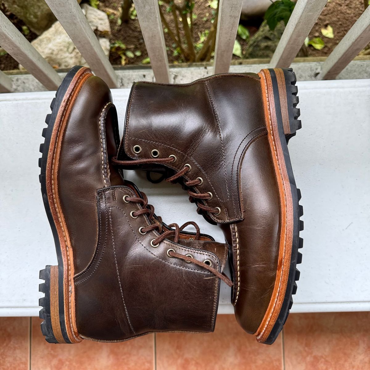 Photo by stinkypatina on September 24, 2025 of the Allen Edmonds Carter in Teak Waterproof.