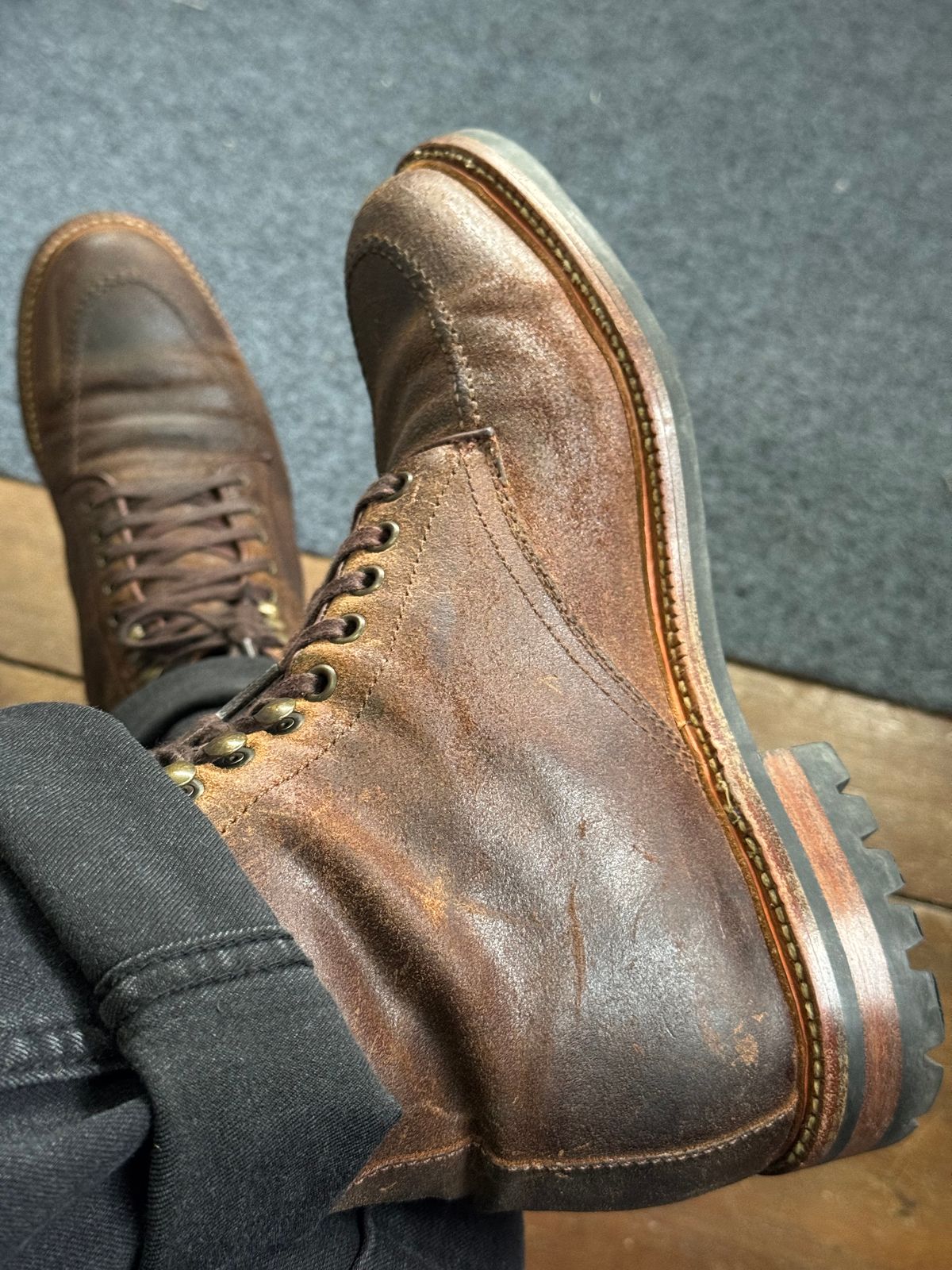 Photo by stinkypatina on May 13, 2025 of the Parkhurst The Niagara in C.F. Stead Light Brown Waxy Commander Suede.