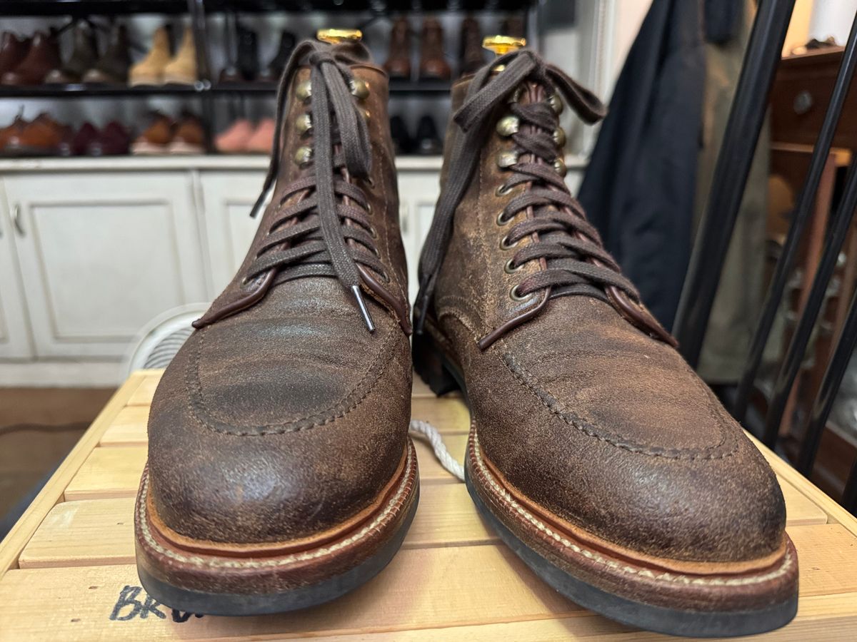Photo by stinkypatina on May 4, 2025 of the Parkhurst The Niagara in C.F. Stead Light Brown Waxy Commander Suede.