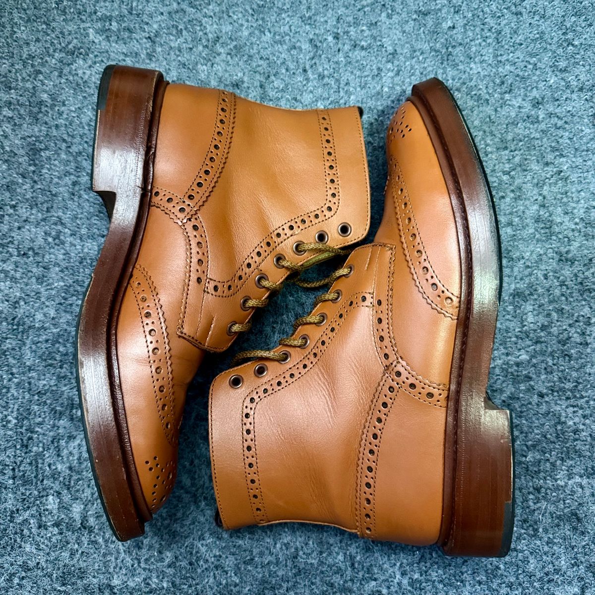 Photo by stinkypatina on October 7, 2025 of the Tricker's Stow Country Boot in C-Shade Tan.