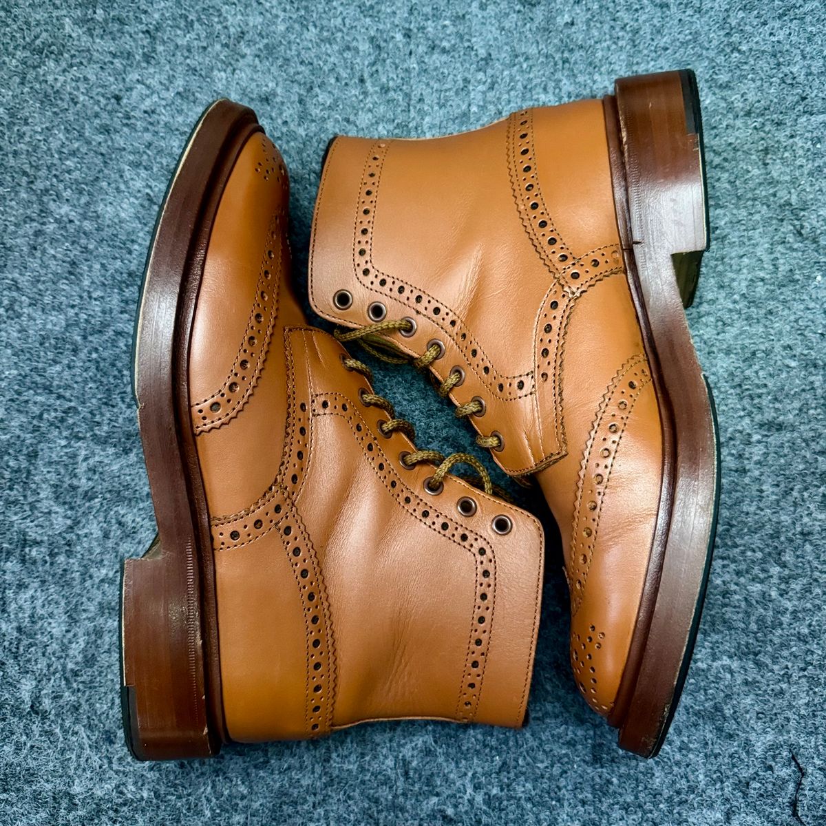 Photo by stinkypatina on October 7, 2025 of the Tricker's Stow Country Boot in C-Shade Tan.