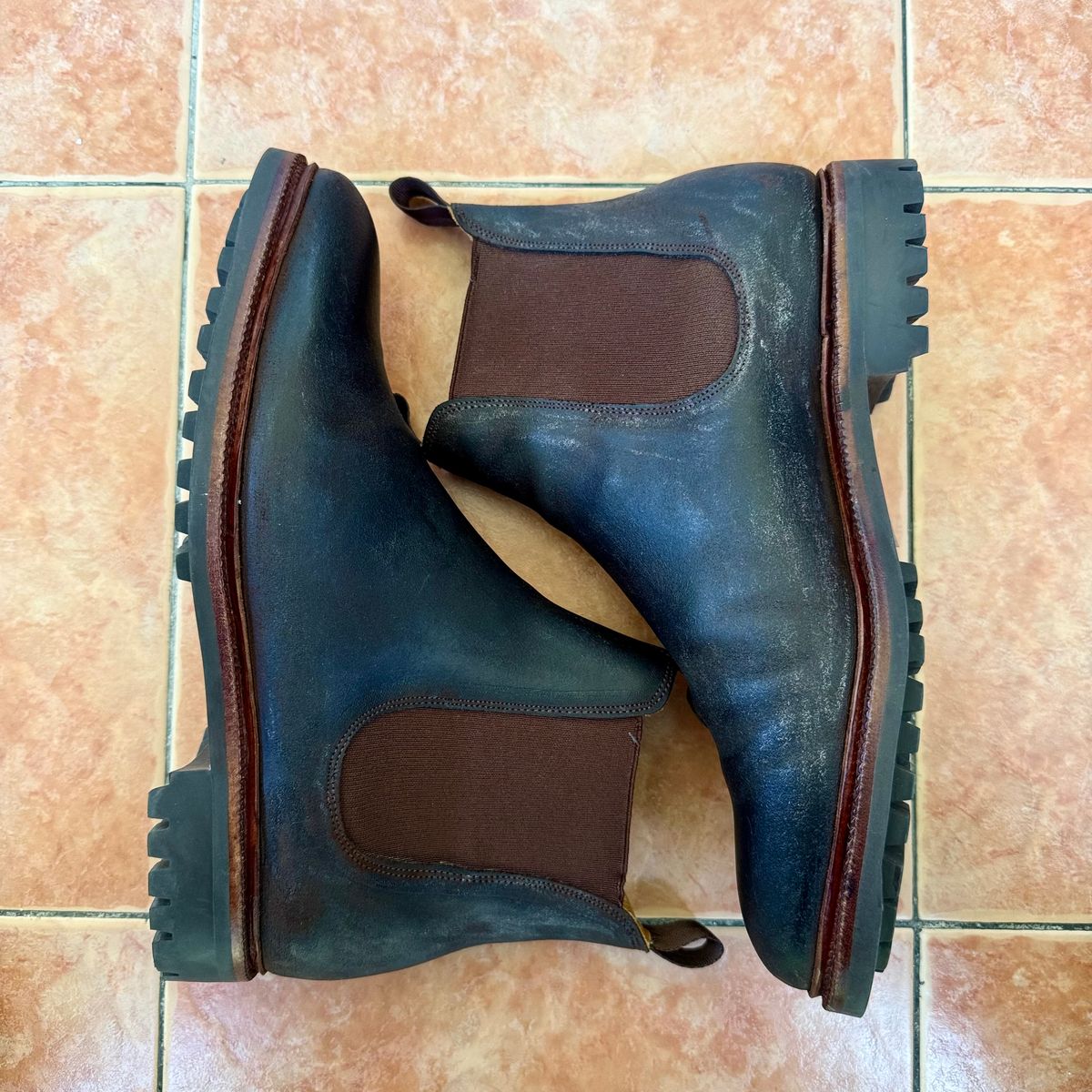 Photo by stinkypatina on February 26, 2026 of the Meermin Chelsea Boot in Rust Waxy Calf.