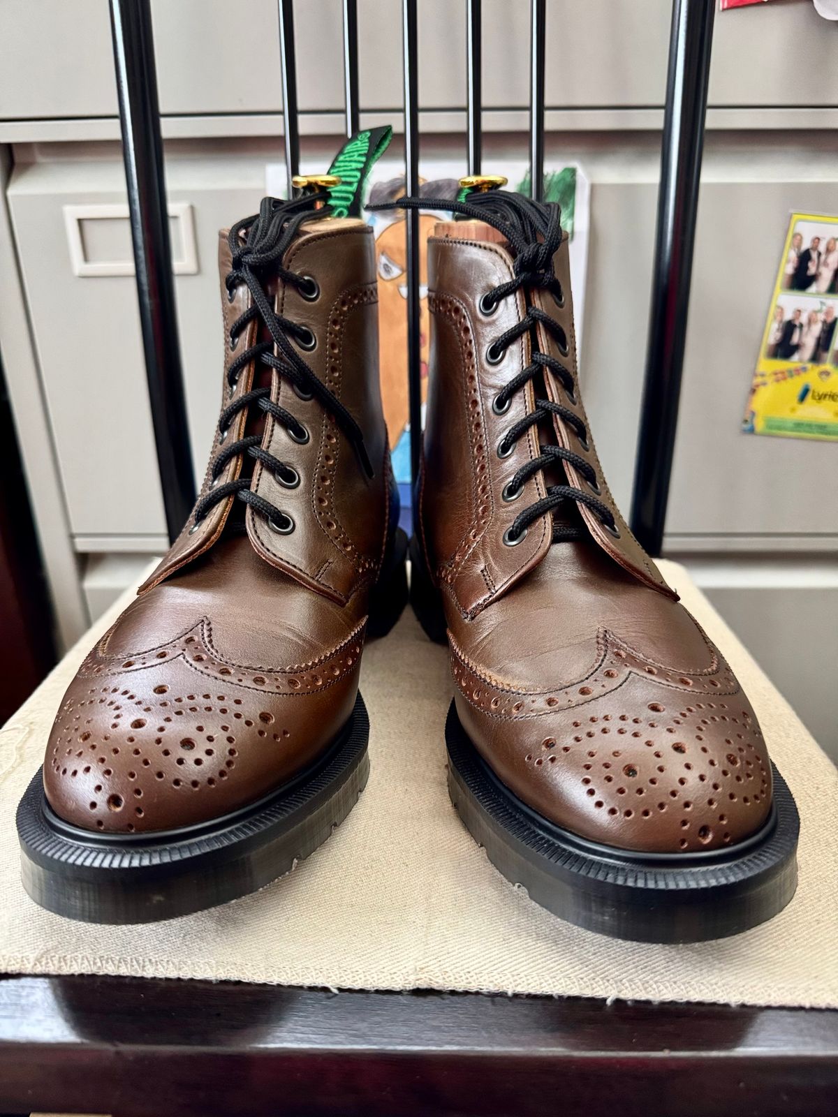 Photo by stinkypatina on October 4, 2024 of the Solovair Herring Hartwell in Pull Up Calf Leather.
