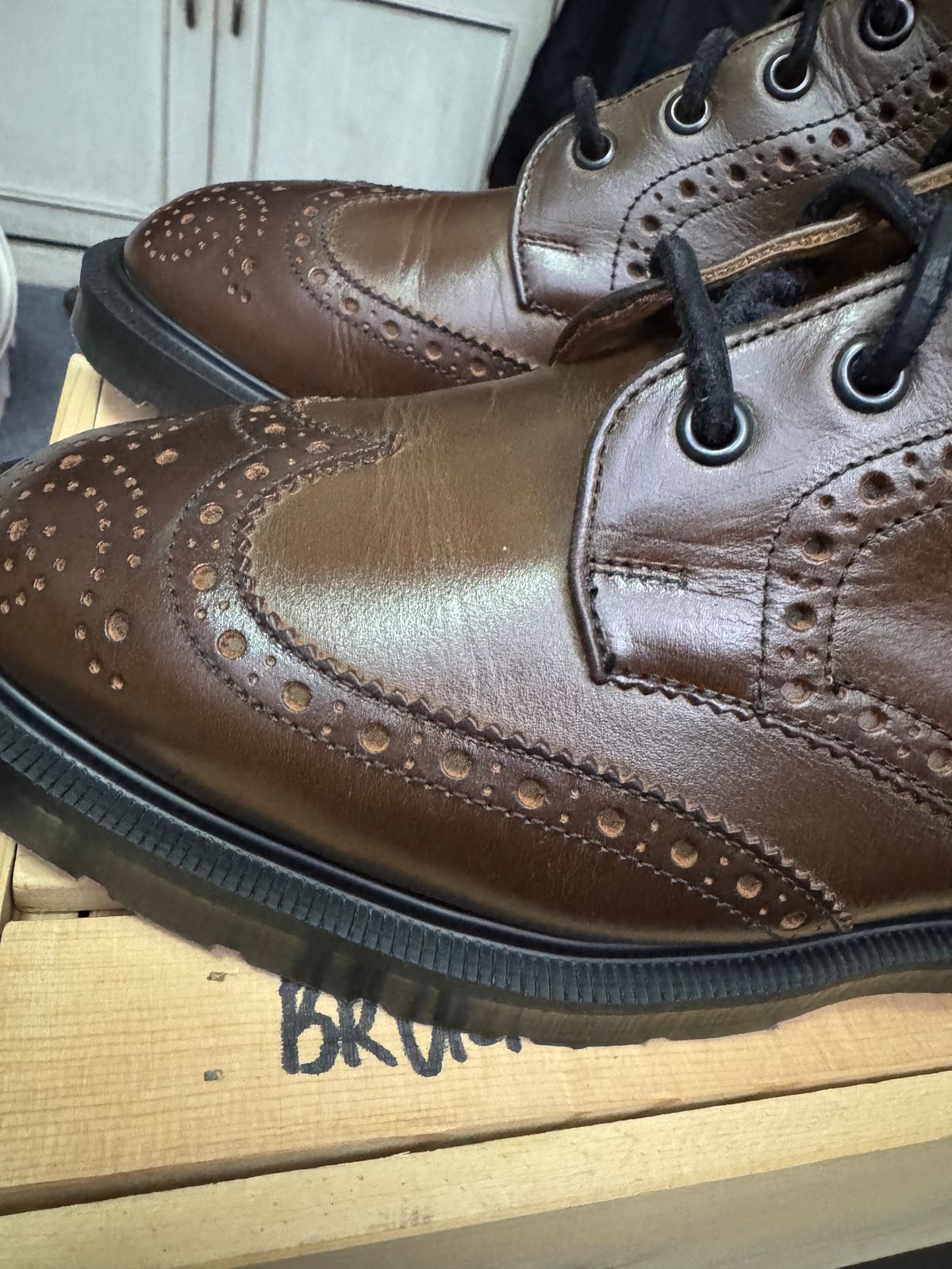 Photo by stinkypatina on May 4, 2025 of the Solovair Herring Hartwell in Pull Up Calf Leather.