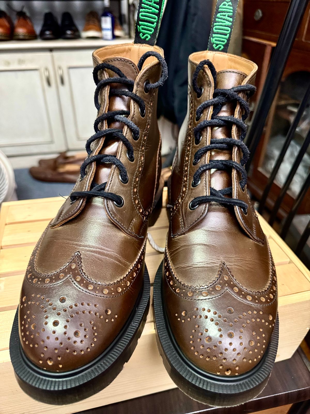 Photo by stinkypatina on May 4, 2025 of the Solovair Herring Hartwell in Pull Up Calf Leather.