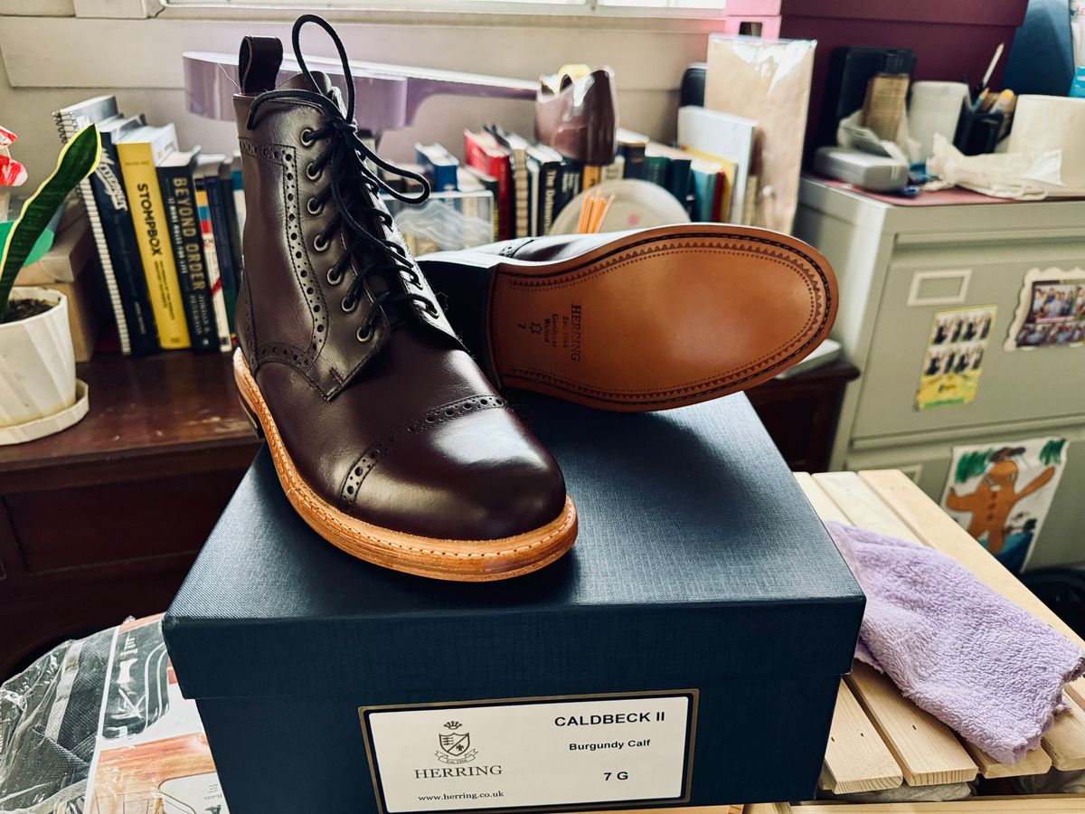 Photo by stinkypatina on June 19, 2024 of the Herring Caldbeck II in Burgundy Calf.