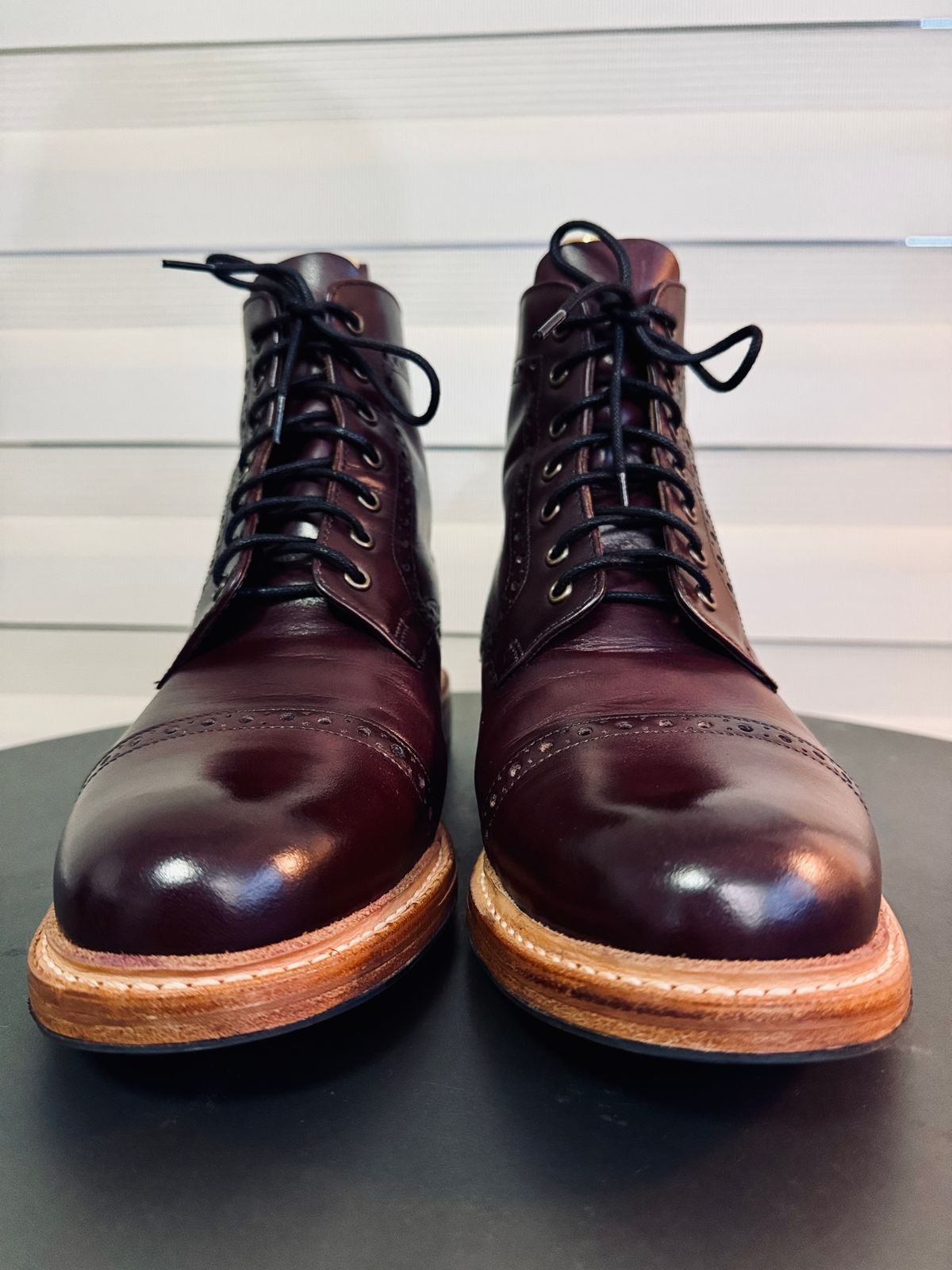 Photo by stinkypatina on July 19, 2024 of the Herring Caldbeck II in Burgundy Calf.
