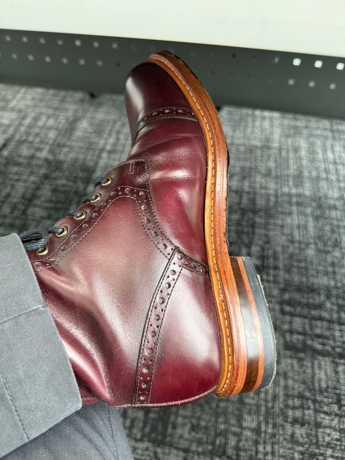 Photo by stinkypatina on May 21, 2025 of the Herring Caldbeck II in Burgundy Calf.