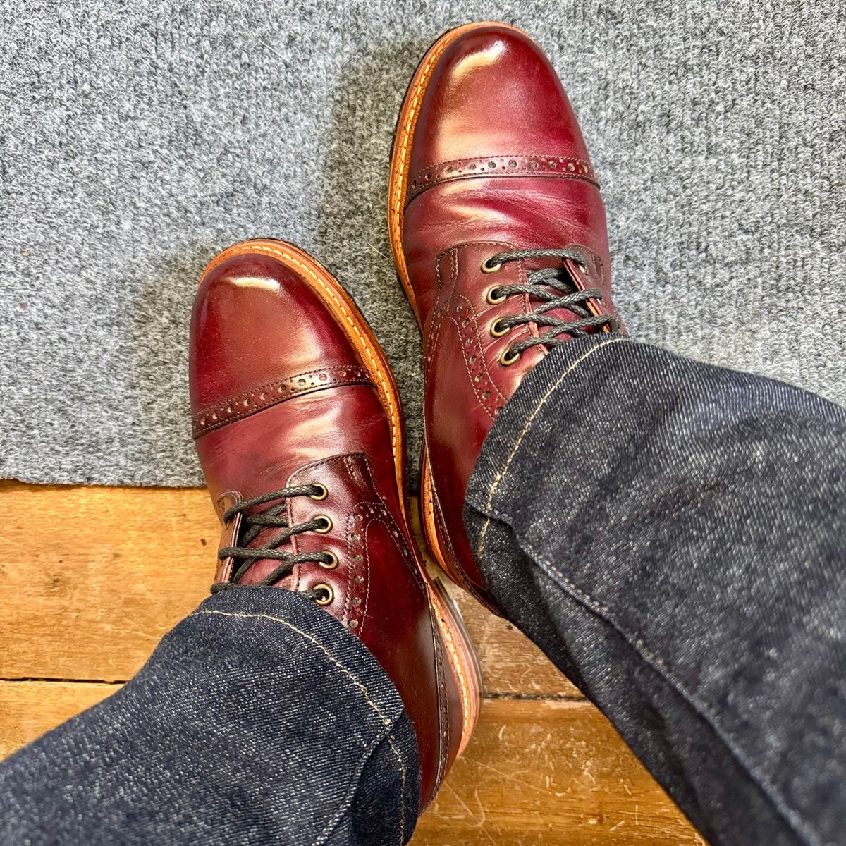 Photo by stinkypatina on August 12, 2025 of the Herring Caldbeck II in Burgundy Calf.