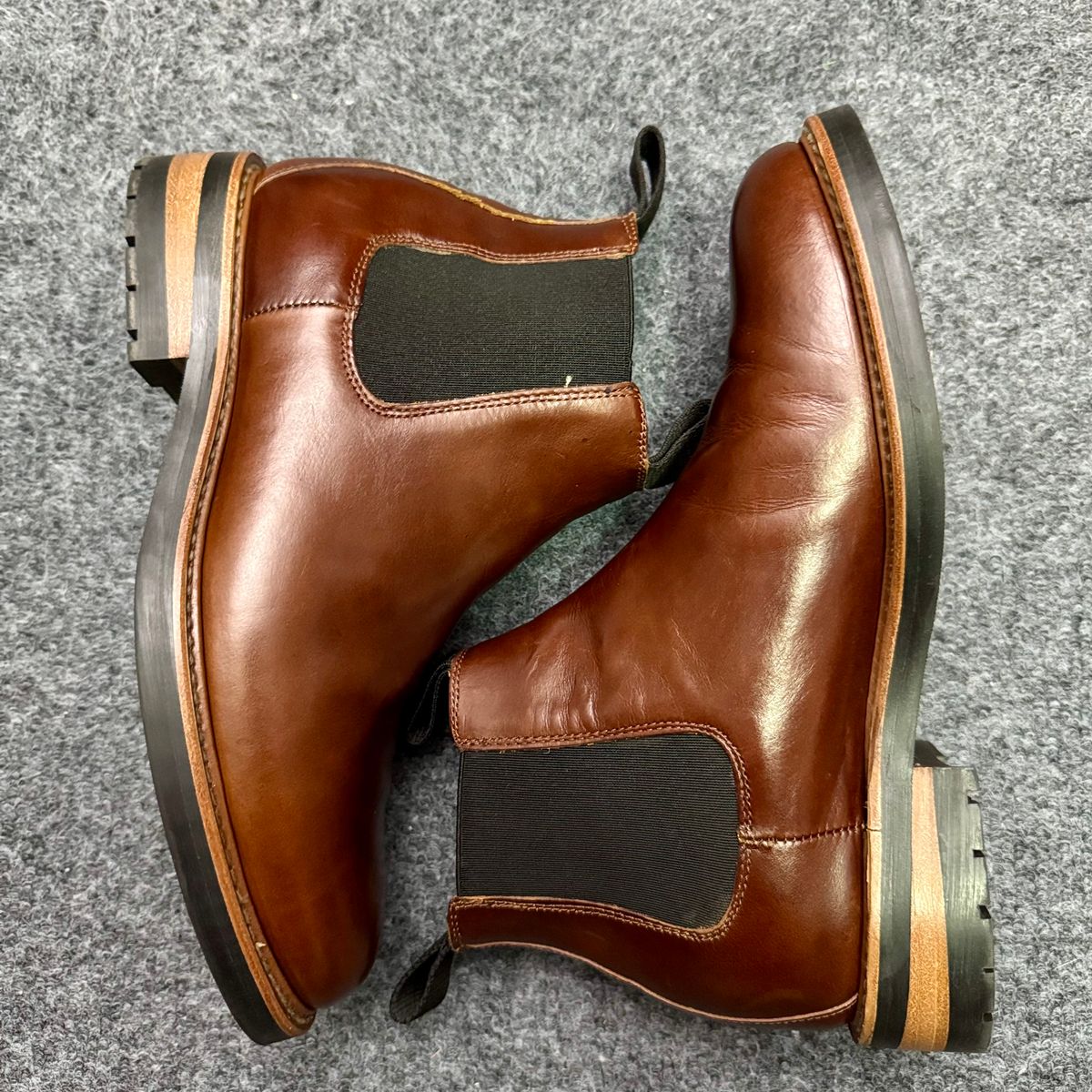 Photo by stinkypatina on October 24, 2025 of the Huckberry Rhodes Cooper Chelsea in Amarello Calf Leather.