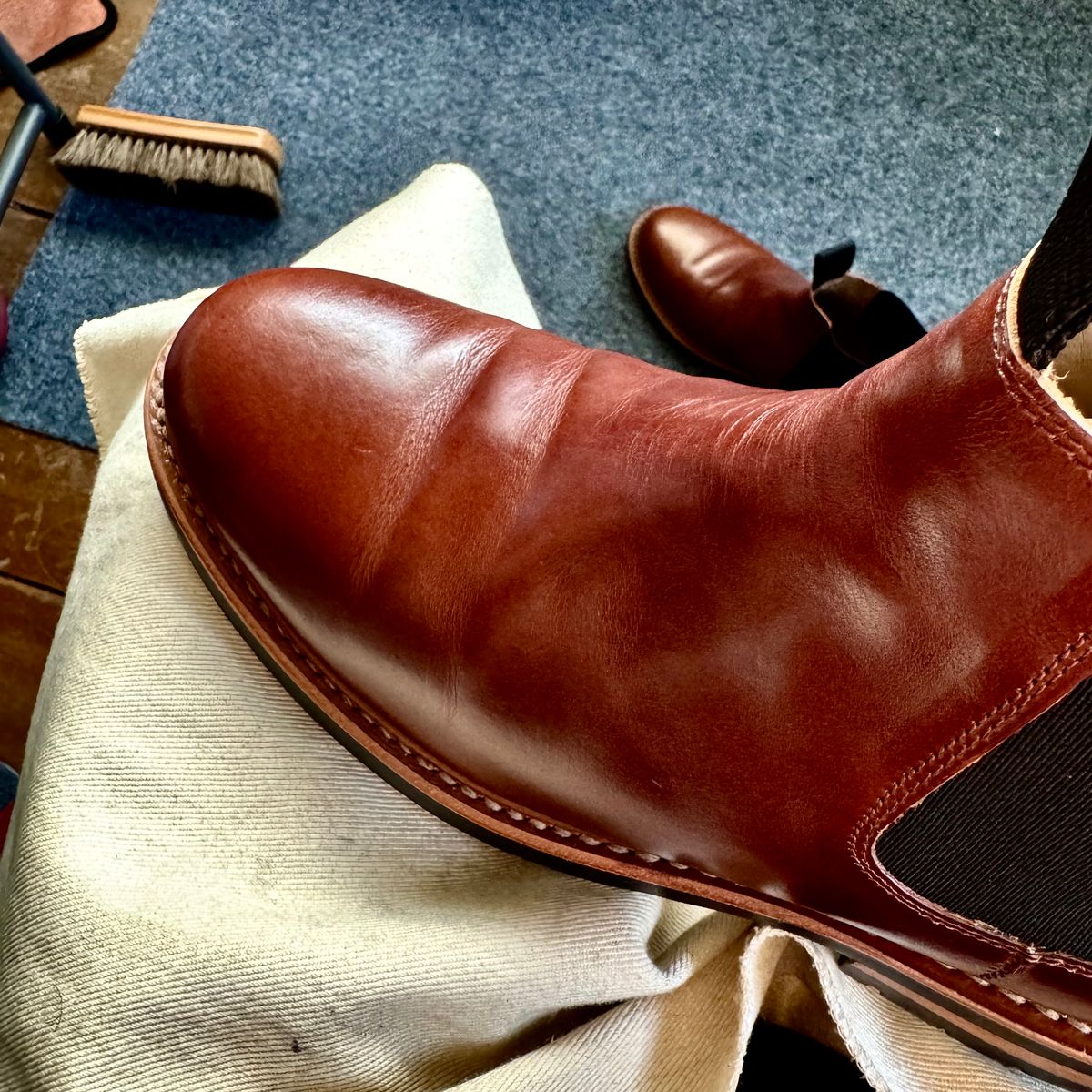 Photo by stinkypatina on August 1, 2025 of the Huckberry Rhodes Cooper Chelsea in Amarello Calf Leather.