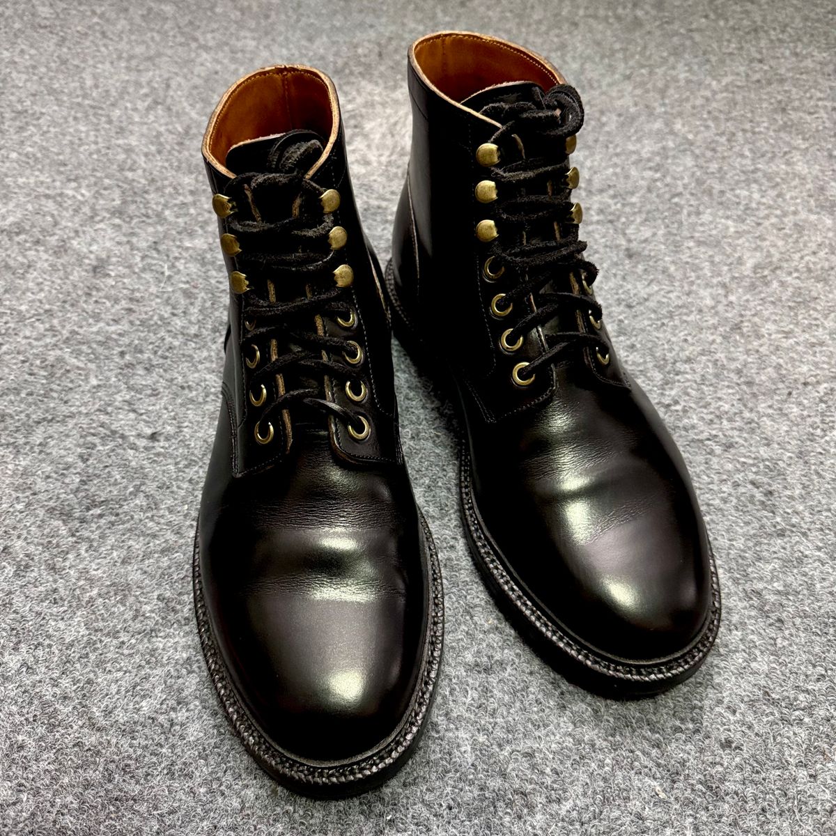 Photo by stinkypatina on November 17, 2025 of the Grant Stone Diesel Boot in Horween Black Chromexcel.