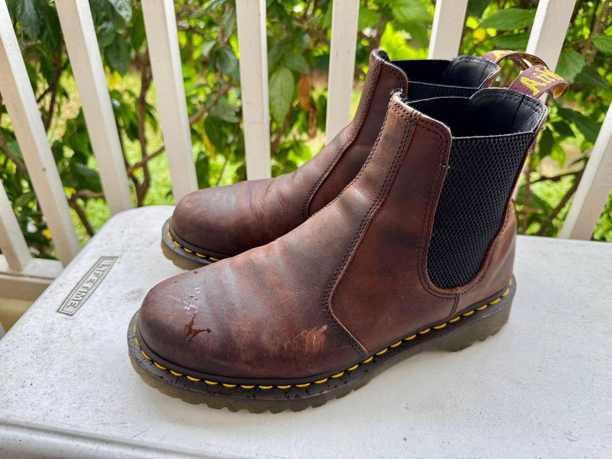 Photo by stinkypatina on February 18, 2025 of the Dr. Martens 2976 Chelsea in Walnut Brown.