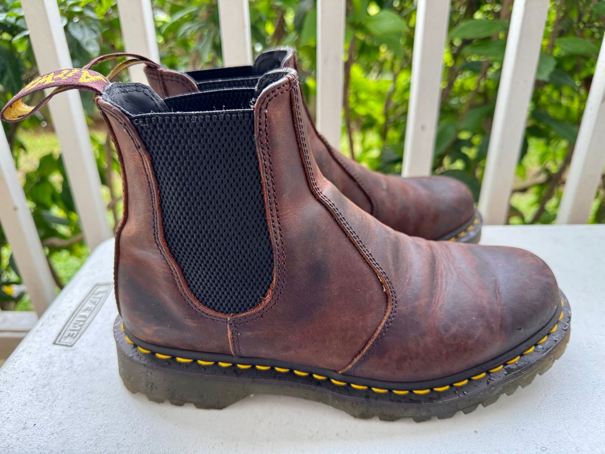 Photo by stinkypatina on February 18, 2025 of the Dr. Martens 2976 Chelsea in Walnut Brown.