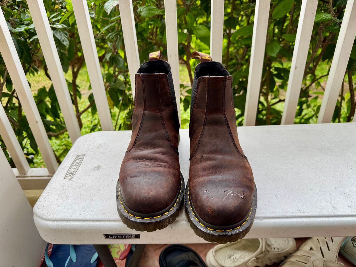 Photo by stinkypatina on February 18, 2025 of the Dr. Martens 2976 Chelsea in Walnut Brown.