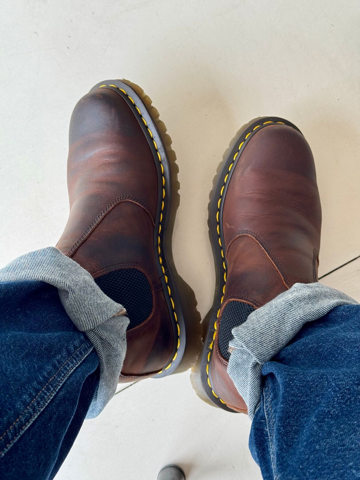 Photo by stinkypatina on July 13, 2025 of the Dr. Martens 2976 Chelsea in Walnut Brown.