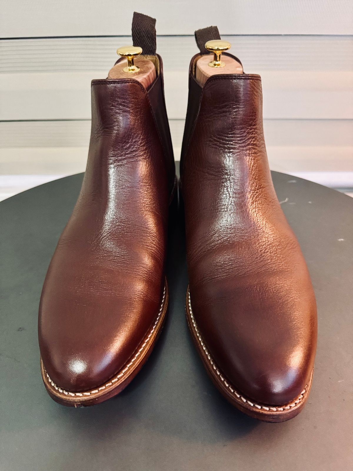 Photo by stinkypatina on July 19, 2024 of the Herring Chelsea Ipswich II in Dark Brown Calf.