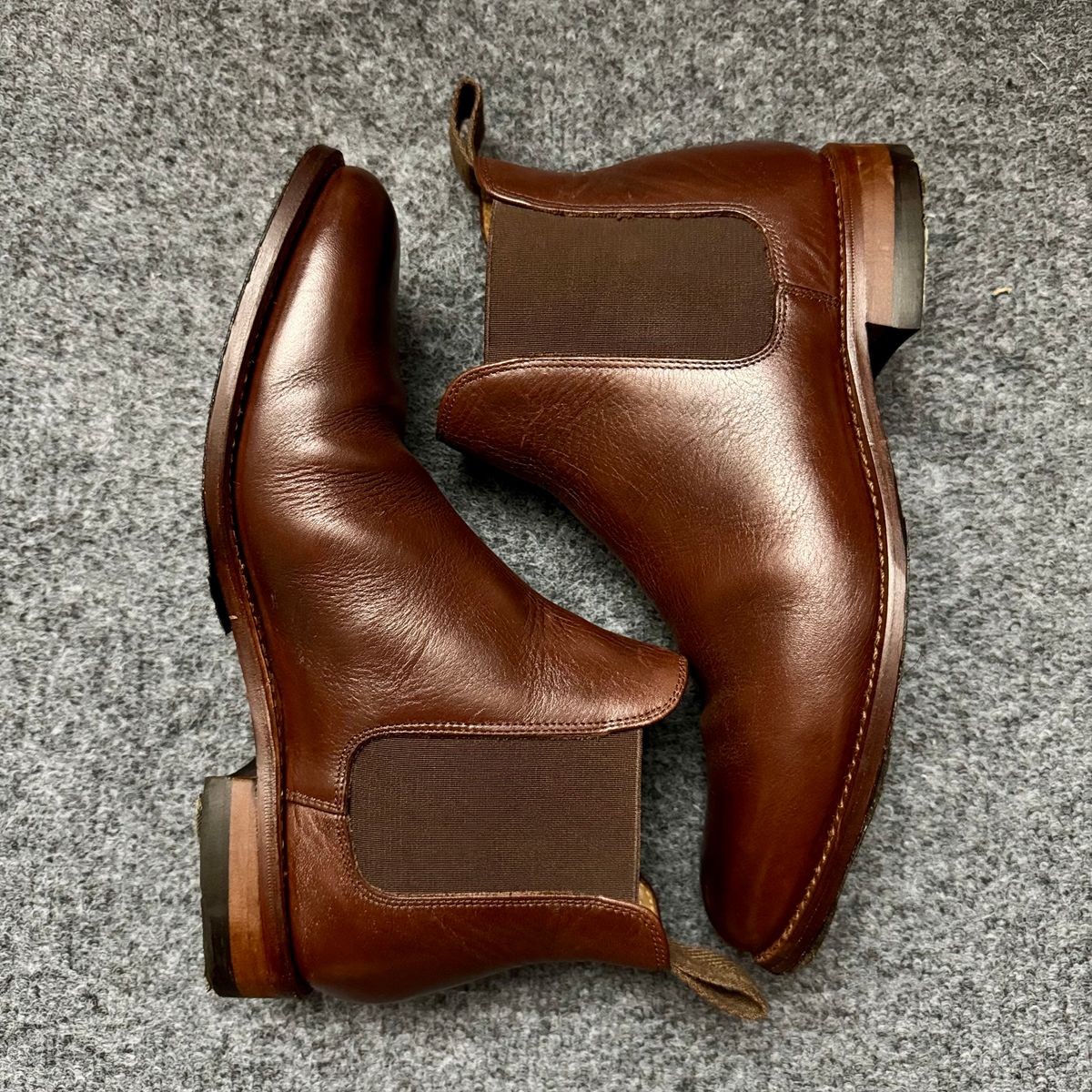 Photo by stinkypatina on September 3, 2025 of the Herring Ipswich II Chelsea in Dark Brown Calf.