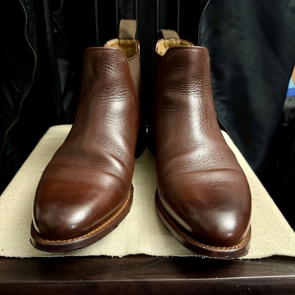 Photo by stinkypatina on September 3, 2025 of the Herring Ipswich II Chelsea in Dark Brown Calf.