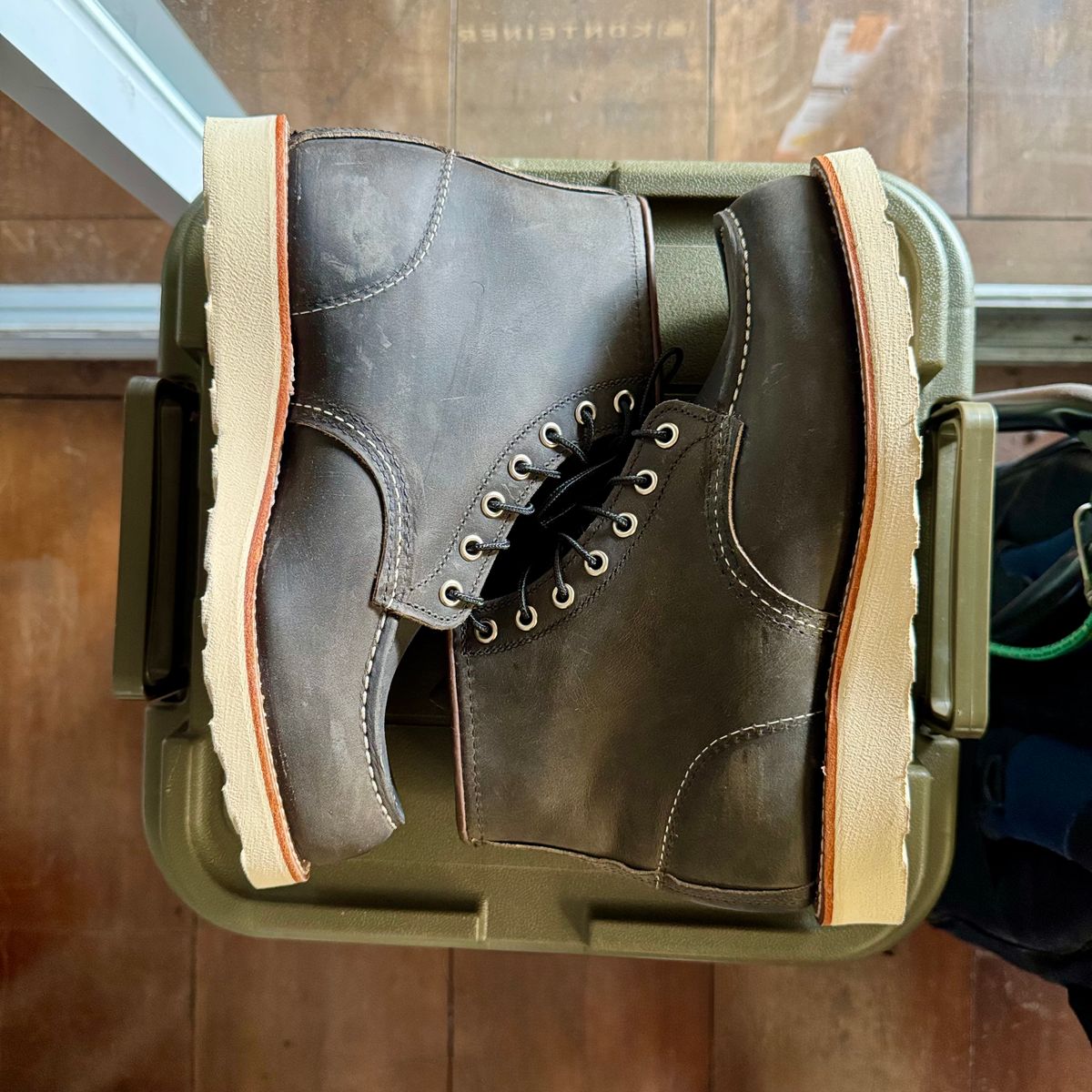 Photo by stinkypatina on December 19, 2025 of the Red Wing 6-Inch Classic Moc in S.B. Foot Charcoal Rough and Tough.