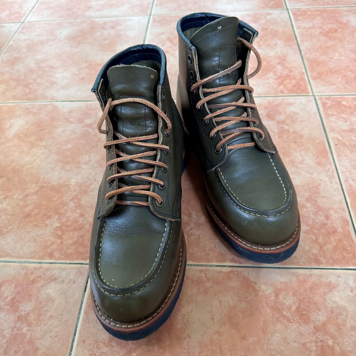 Photo by stinkypatina on November 11, 2025 of the Red Wing 6-Inch Classic Moc in S.B. Foot Alpine Portage.