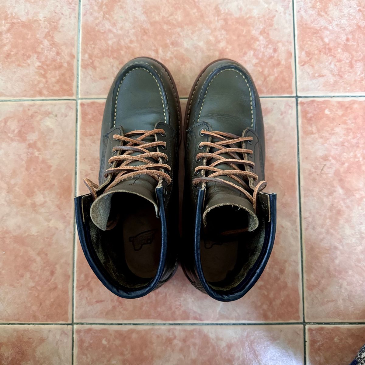 Photo by stinkypatina on November 11, 2025 of the Red Wing 6-Inch Classic Moc in S.B. Foot Alpine Portage.